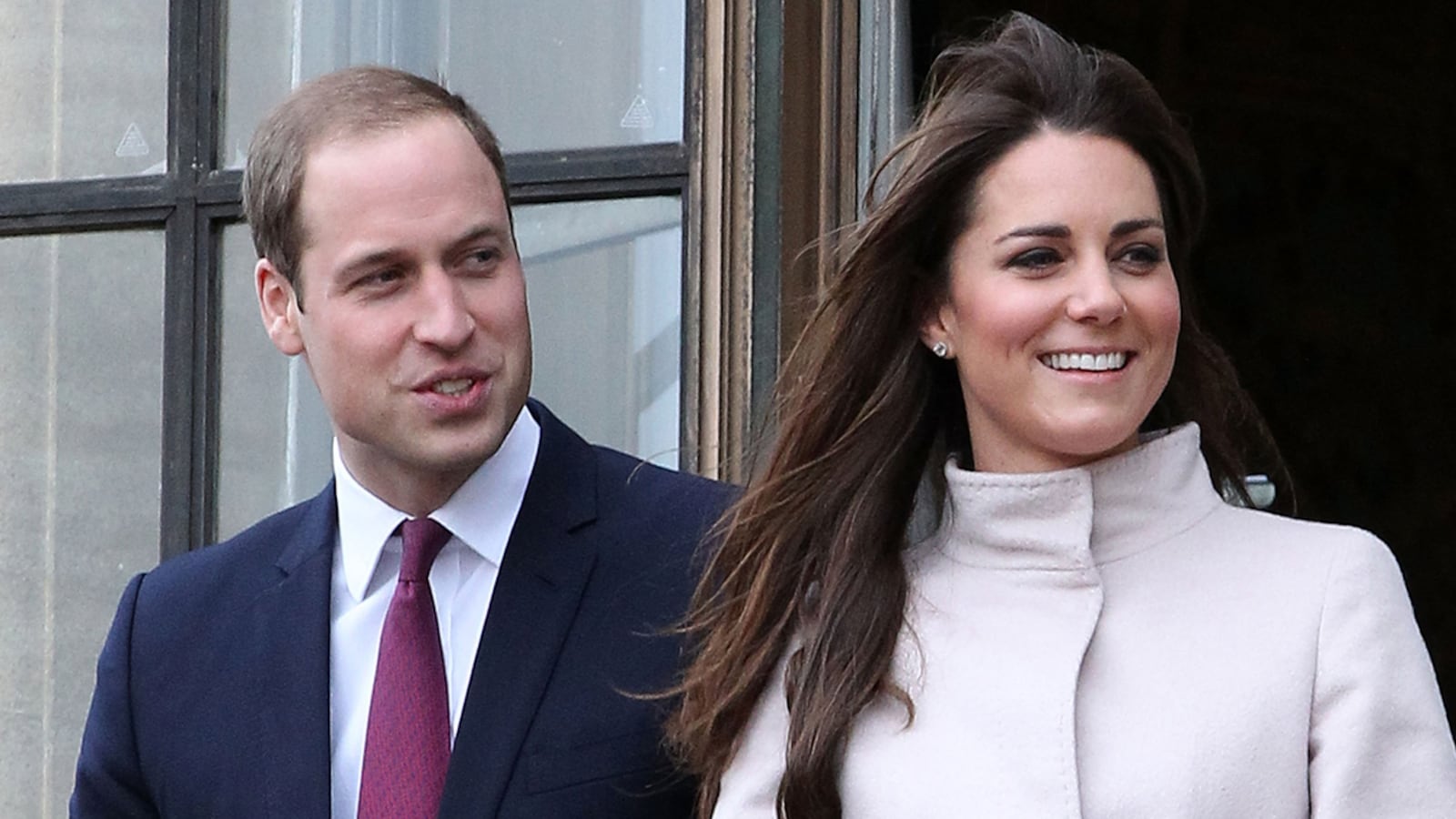 articles/2012/12/05/if-kate-middleton-has-a-girl-then-yes-she-can-inherit-the-throne/william-kate-baby-sykes-fashionbox_agelkp