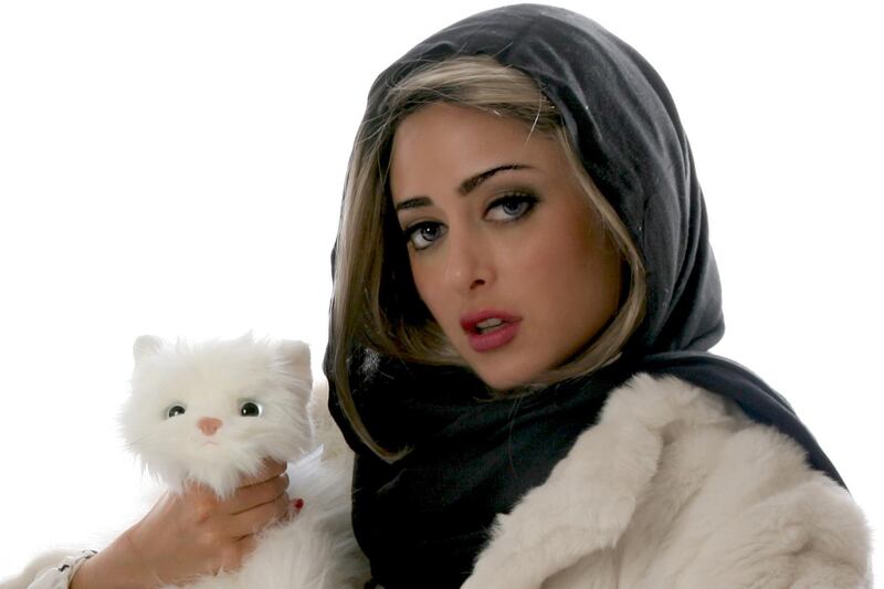 articles/2013/07/25/meet-the-female-borat-british-comedienne-mona-yousefi/130725-tallah-khosravian-fallon-tease_a0tyk8