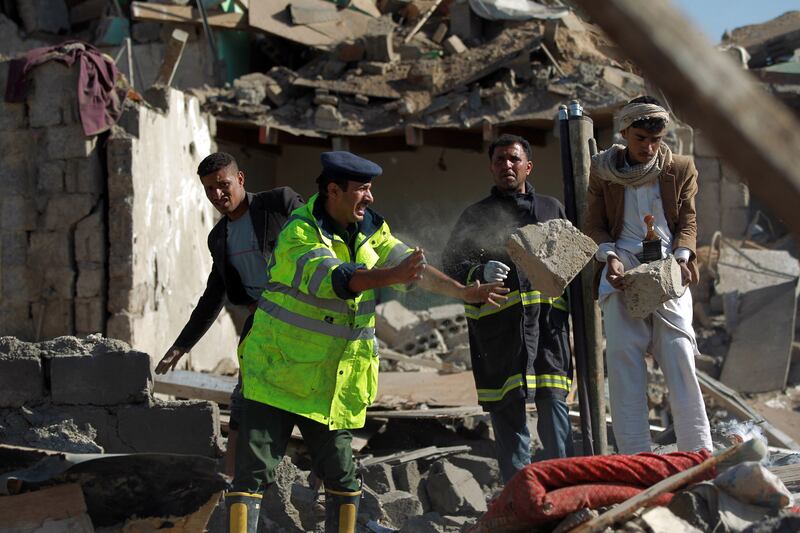 galleries/2015/03/26/rubble-and-grief-on-the-ground-in-yemen/150326-yemen-airstikes2_mmkf2h