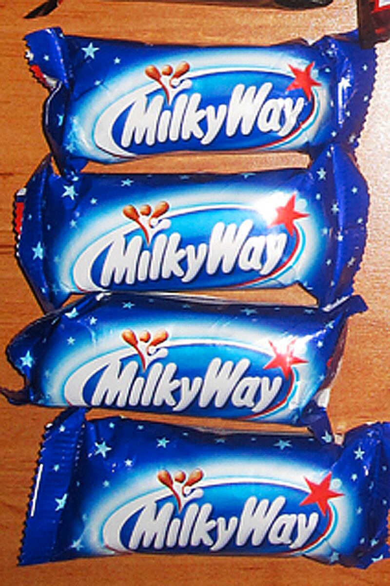 galleries/2011/10/14/most-fattening-halloween-candy-snickers-twix-kit-kat-candy-corn-photos/deadliest-halloween-candy-most-fattening-gal-milky-way-mini_vmxefn