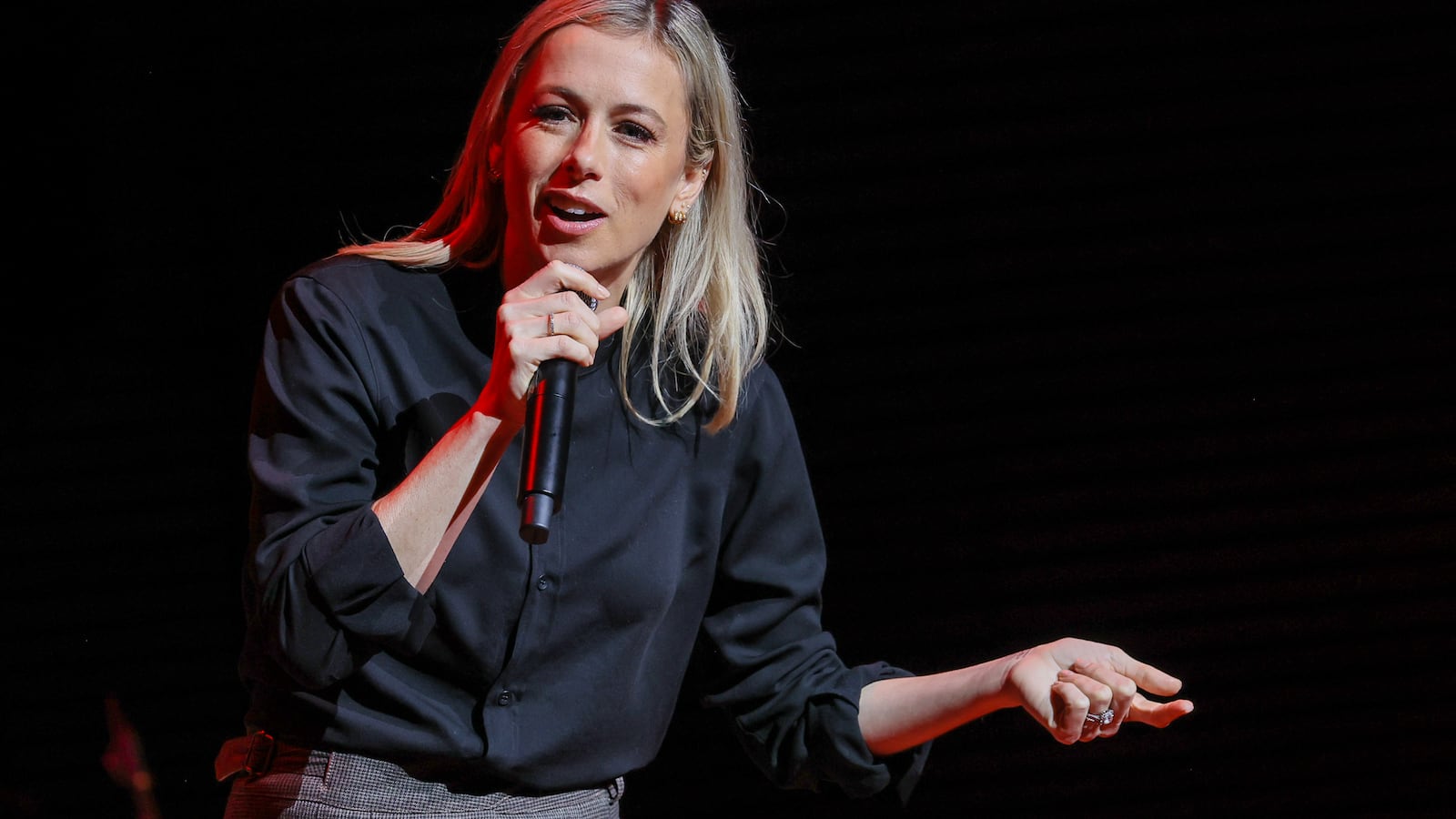 Iliza Shlesinger performs on November 07, 2022 in New York City.
