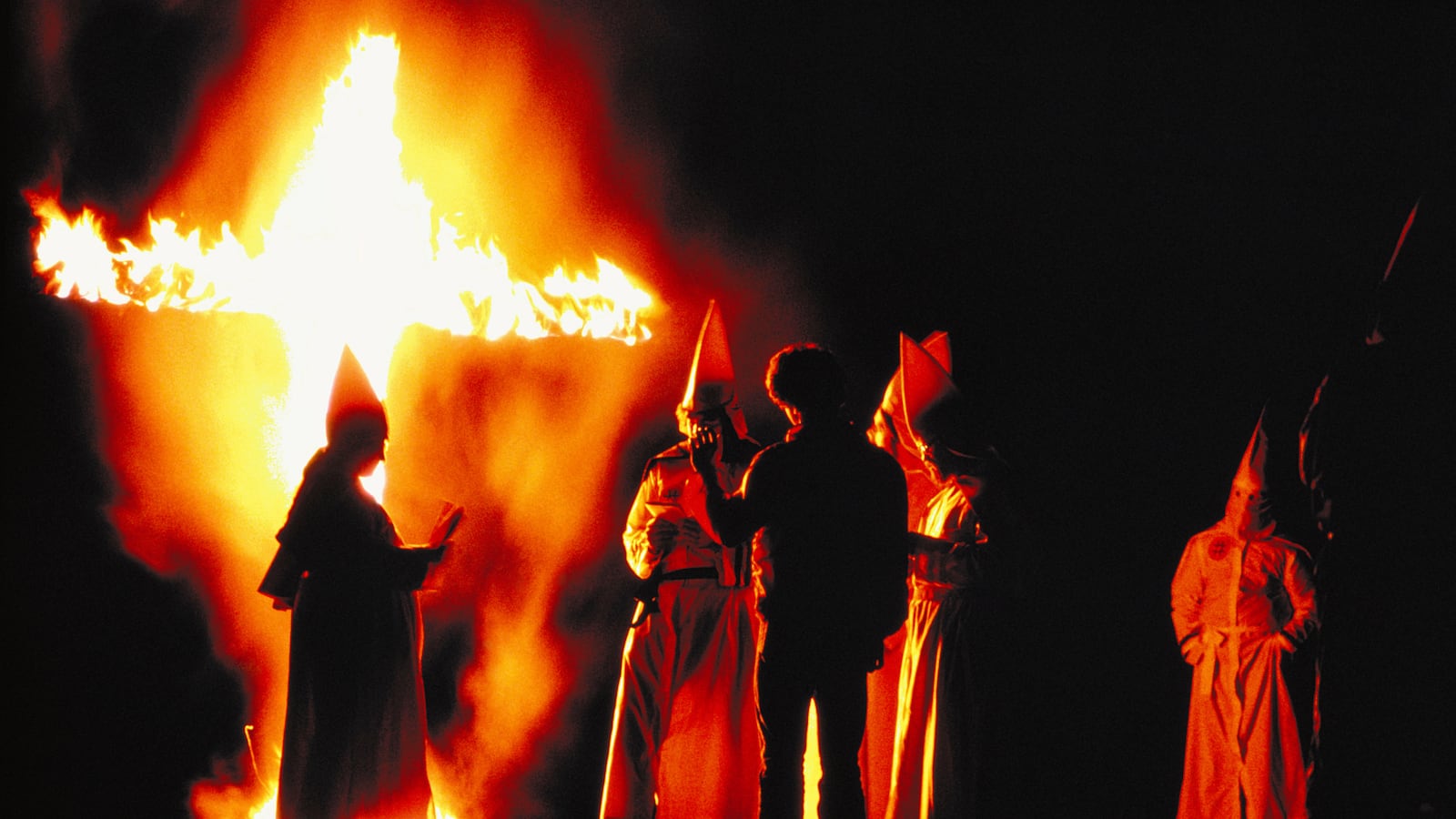 articles/2016/07/13/the-kkk-is-recruiting-in-san-francisco/160713-weill-kkk-california-tease_ku1cak