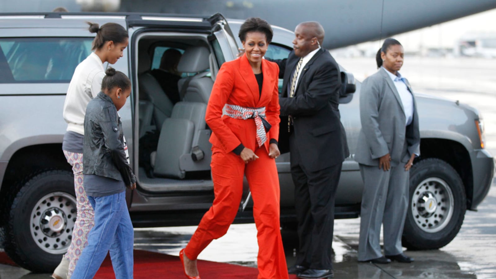 galleries/2011/06/25/first-ladies-go-abroad/ladies-abroad-tease_sat35s