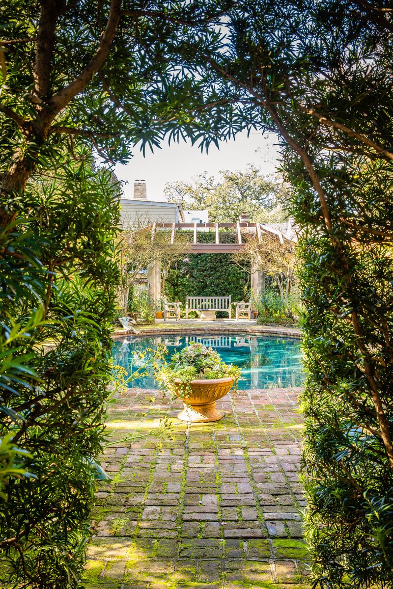 200220-mcnearney-omg-i-want-this-house-charleston-19_ut6tfw