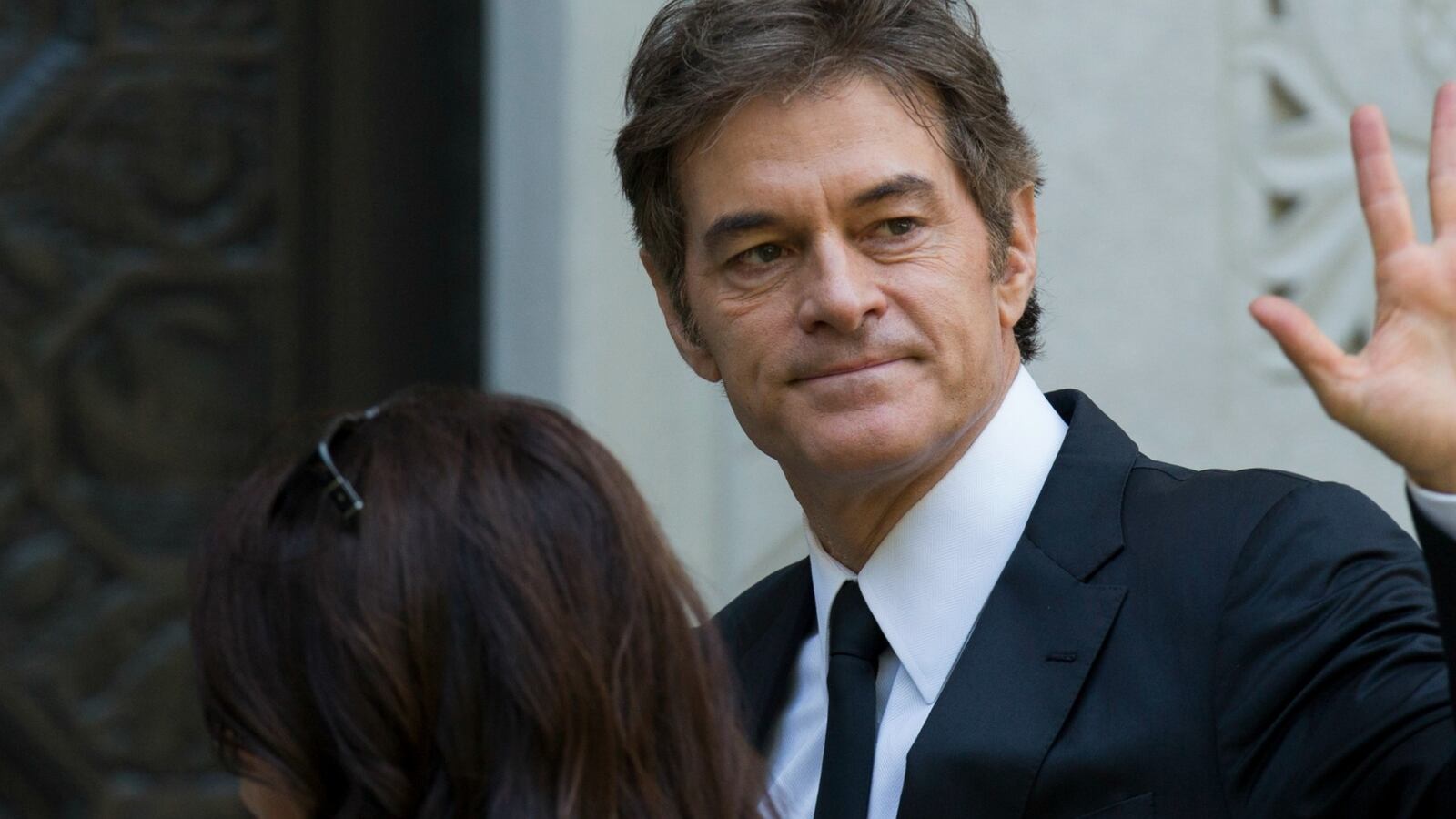 cheats/2015/05/12/dr-oz-aids-car-crash-victims/150512-dr-oz-cheat_adbir9