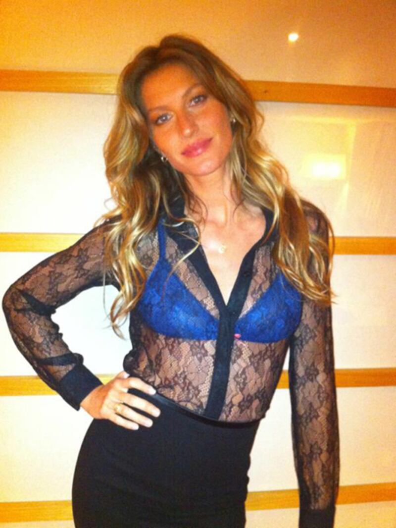 galleries/2012/05/15/britney-spears-lea-michele-more-celebrity-twitter-pictures-photos/twitpics-bundchen_onigw0