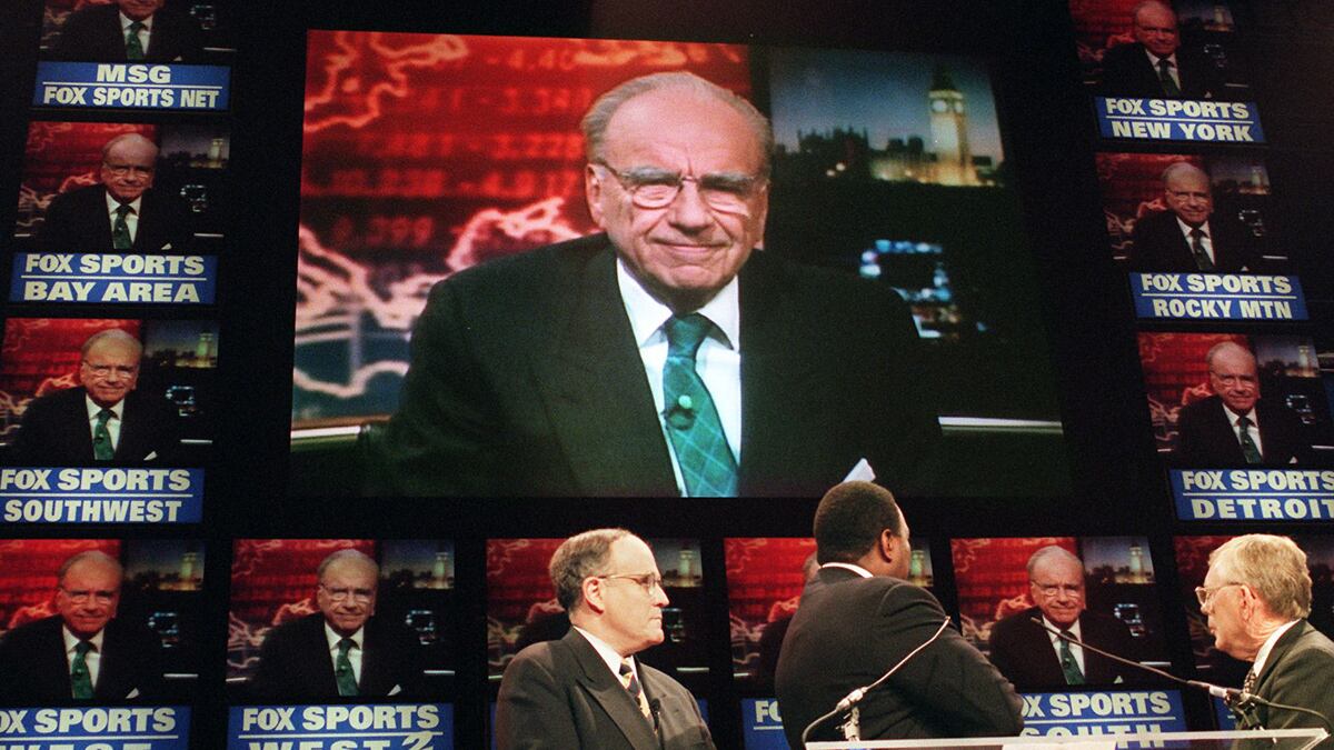 articles/2011/07/21/rupert-murdoch-scandal-rudy-giuliani-s-ties-to-news-corp/giuliani-murdoch-barrett_vwfybi