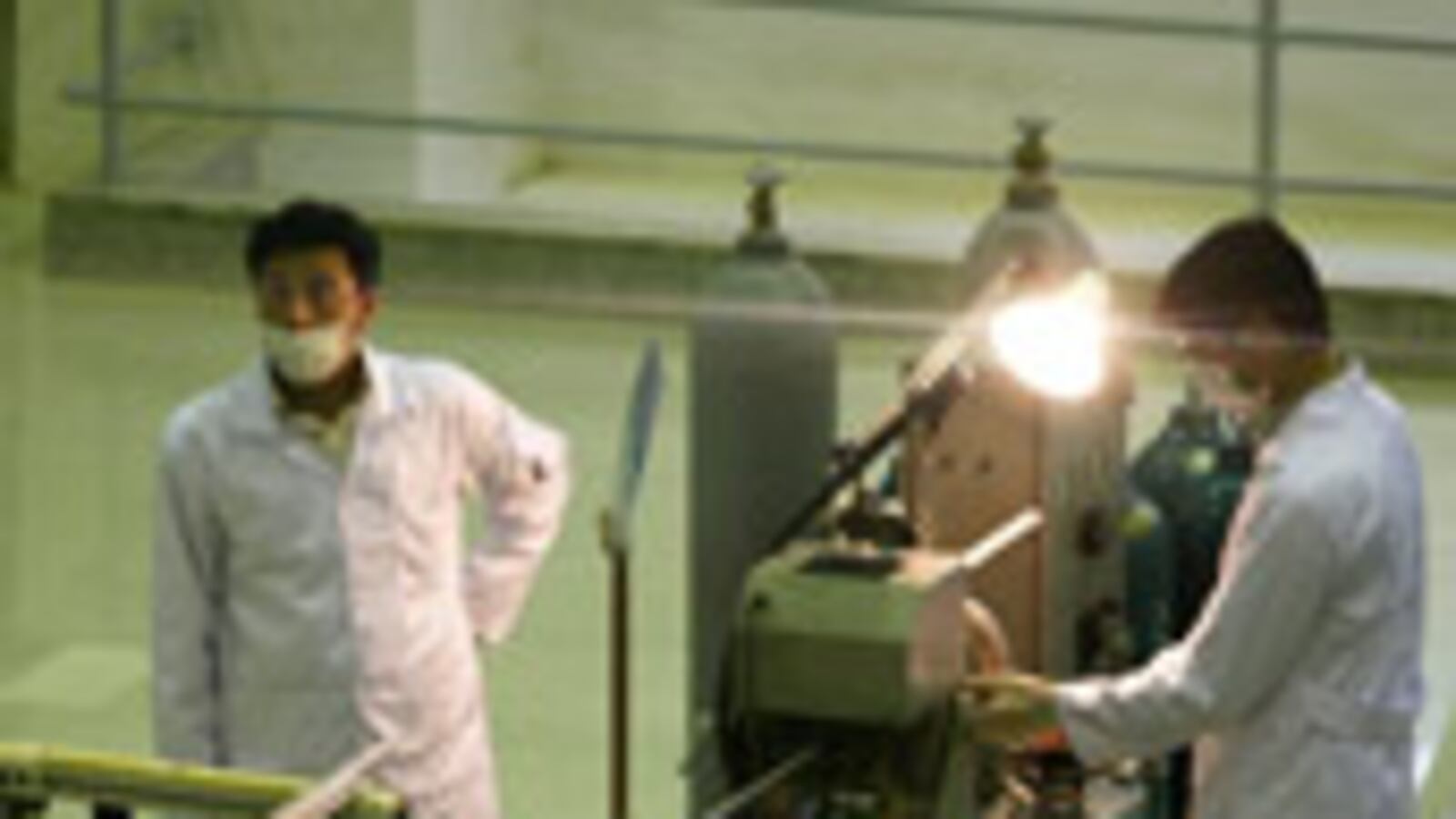 articles/2009/09/15/the-new-york-connection-to-irans-weapons-procurement/rather-iran-nuclear_49584_cggsa3