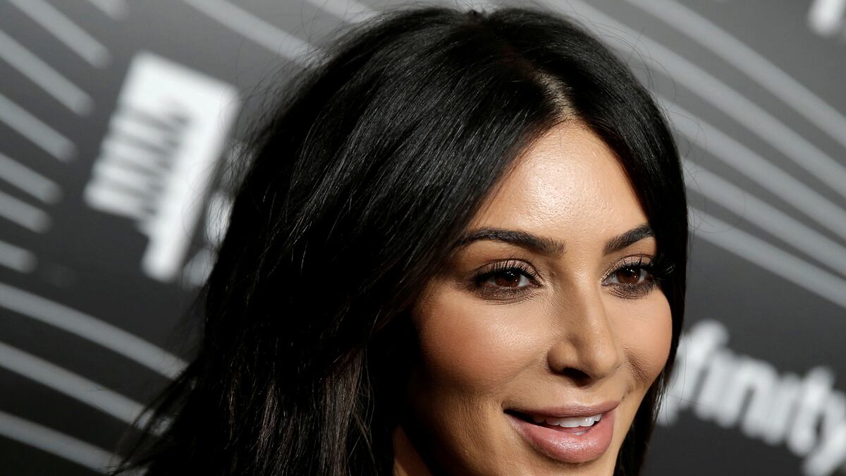 cheats/2017/01/11/kim-kardashian-west-s-driver-released-in-robbery-probe/170111-kardashian-driver-released_xbvazr