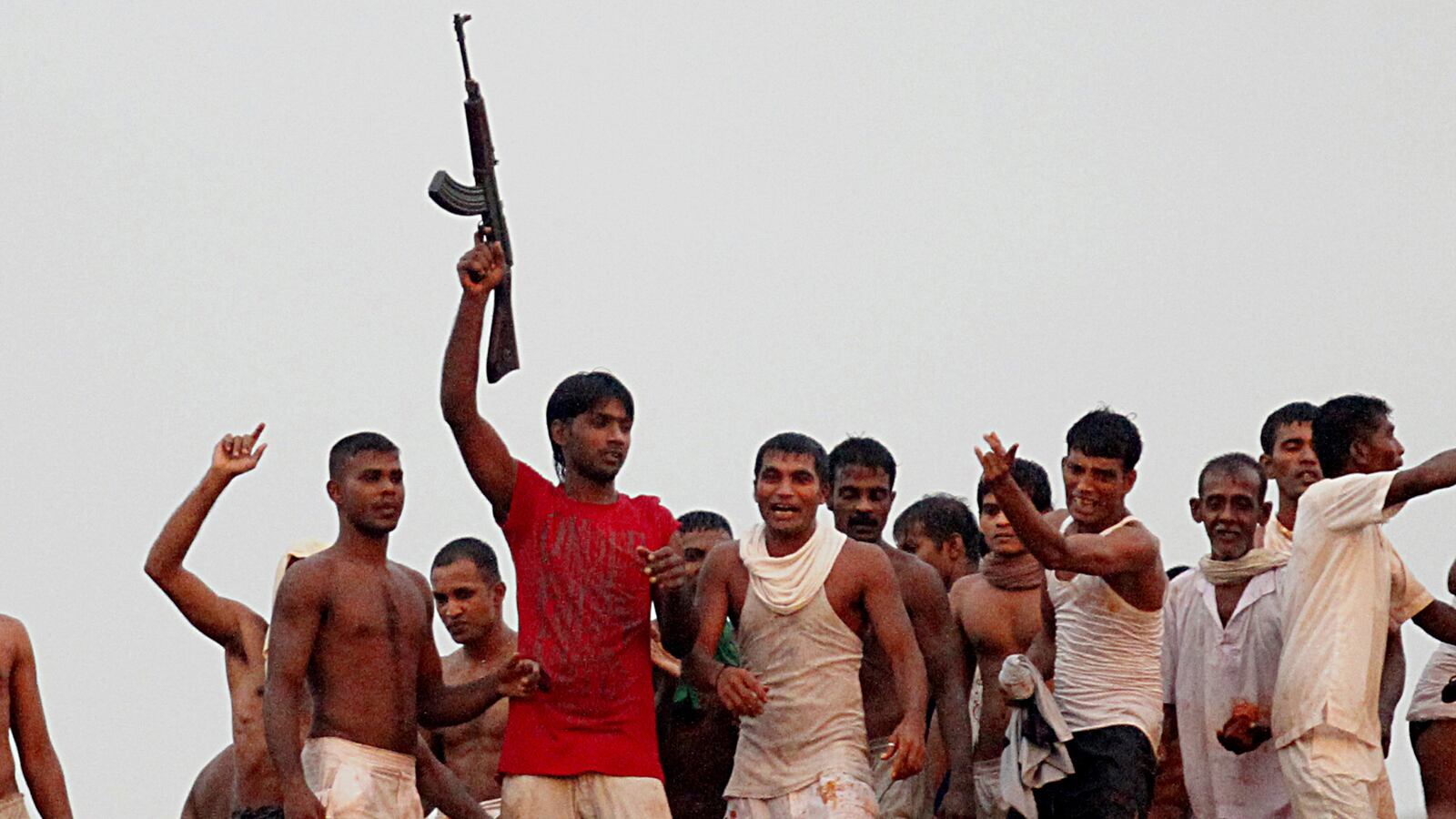 cheats/2012/11/10/27-die-in-sri-lanka-prison-riot/sri-lanka-prison-riot-cheat_knecry