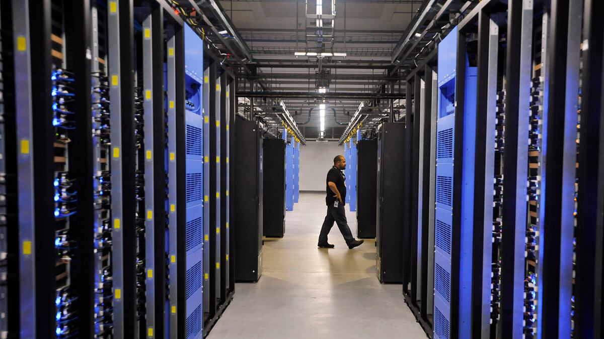 cheats/2012/09/23/data-centers-sap-the-environment/data-center-energy-waste-cheat_pv3nvl