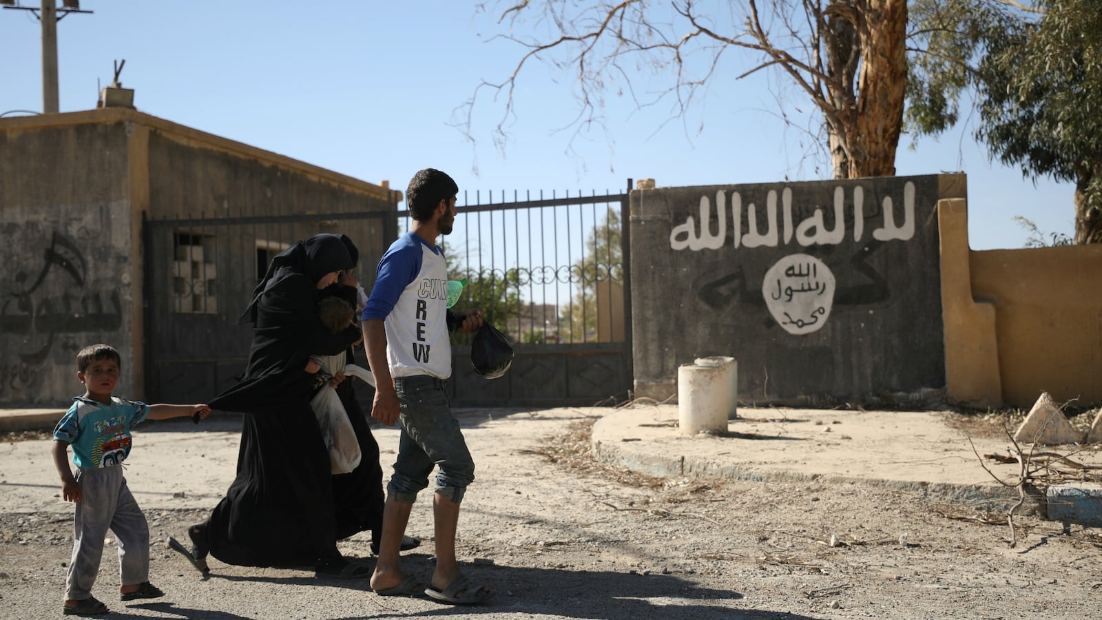 cheats/2017/05/15/civilians-killed-in-strike-on-isis-syria-activists/170515-syria_mbhqas