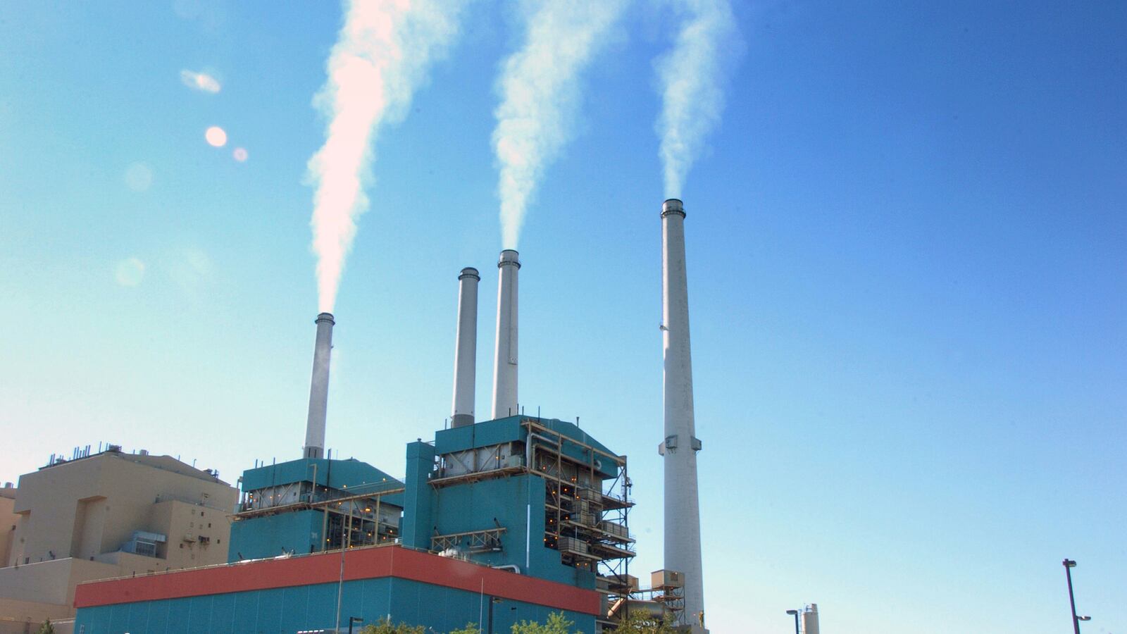 articles/2015/06/29/supreme-court-if-it-s-worth-it-for-corporations-pollution-may-be-okay/150629-michaelson-scotus-mercury-tease_avzynk