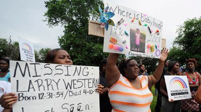 cheats/2009/07/13/chicagos-mass-grave-scandal/burr-oak-cemetary_py7ebz