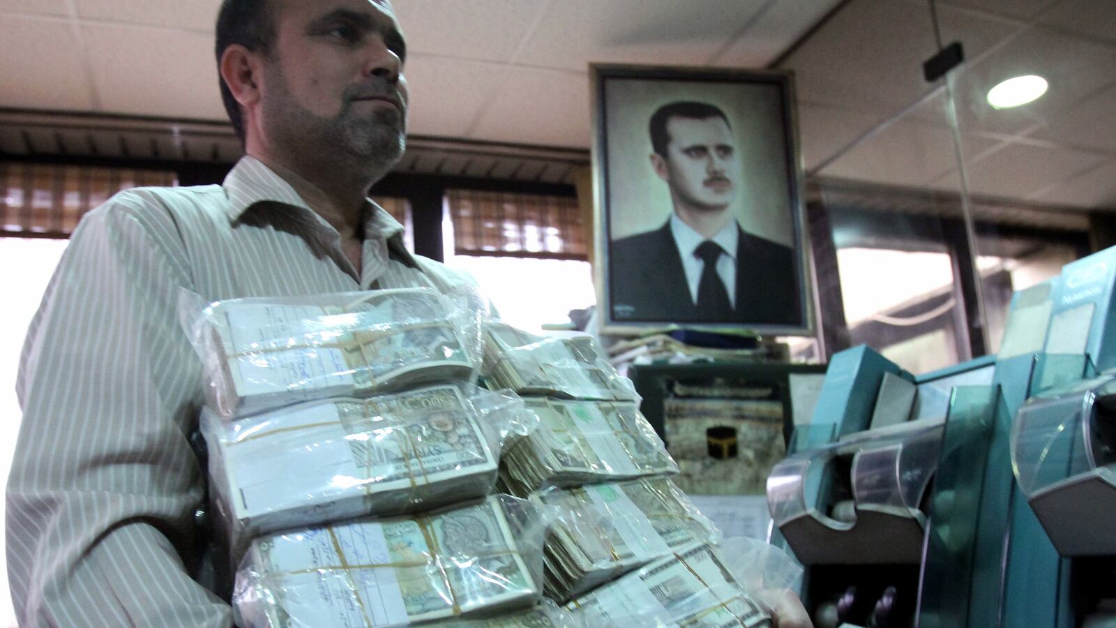 cheats/2012/11/26/report-russia-sent-cash-to-syria/russia-transports-syrian-money-cheat_o5mcn8