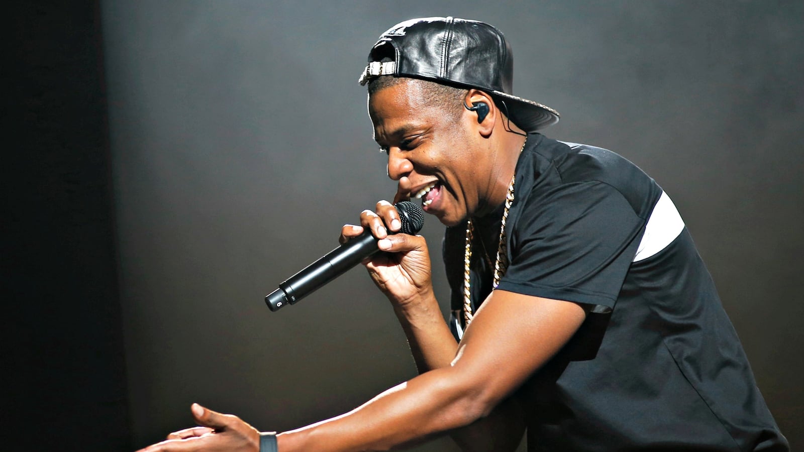 cheats/2016/10/24/jay-z-to-perform-in-ohio-for-hillary-clinton/161024-jay-z-hillary-cheat_dw8a8z