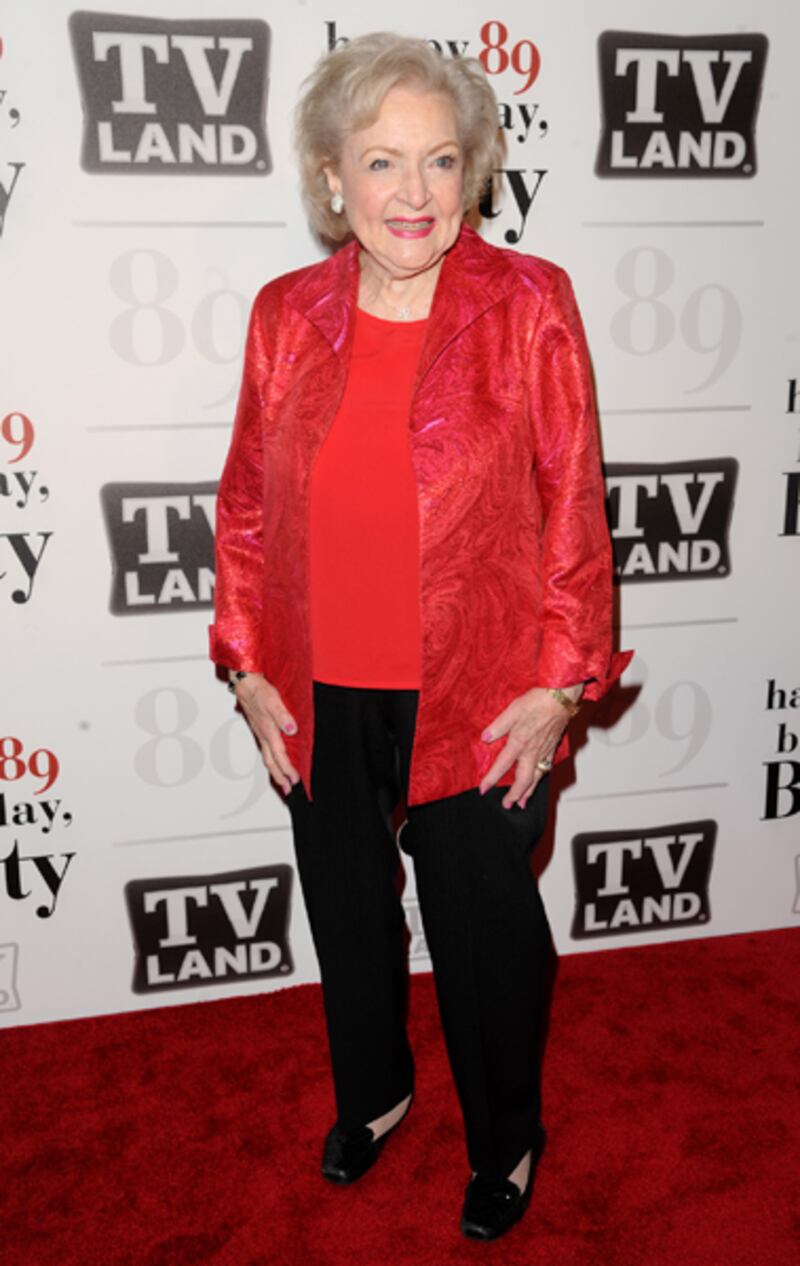 galleries/2011/08/22/famous-vegans-bill-clinton-natalie-portman-and-more/betty-white-vegan_qnd5fg