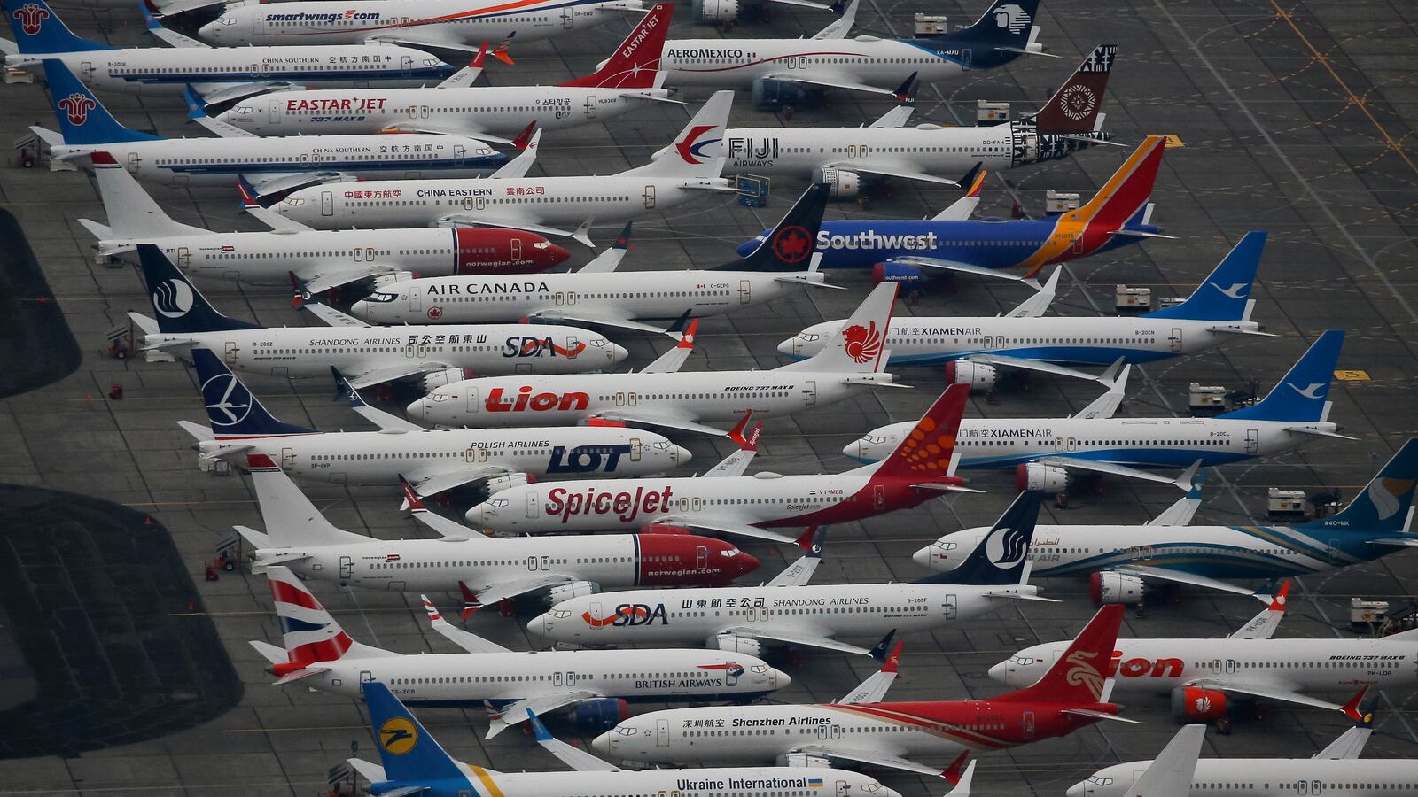 2020-11-18T023406Z_21871504_RC2E5K9KILNP_RTRMADP_3_BOEING-737MAX_cpvtlo