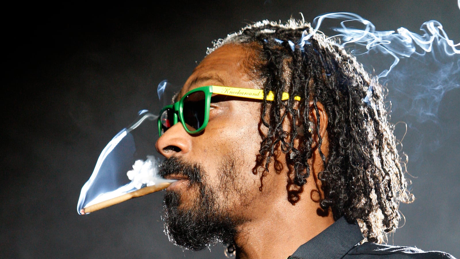 articles/2016/05/07/snoop-dogg-talks-donald-trump-game-of-thrones-and-coach-snoop/160506-stern-snoop-dogg-tease_a464sn