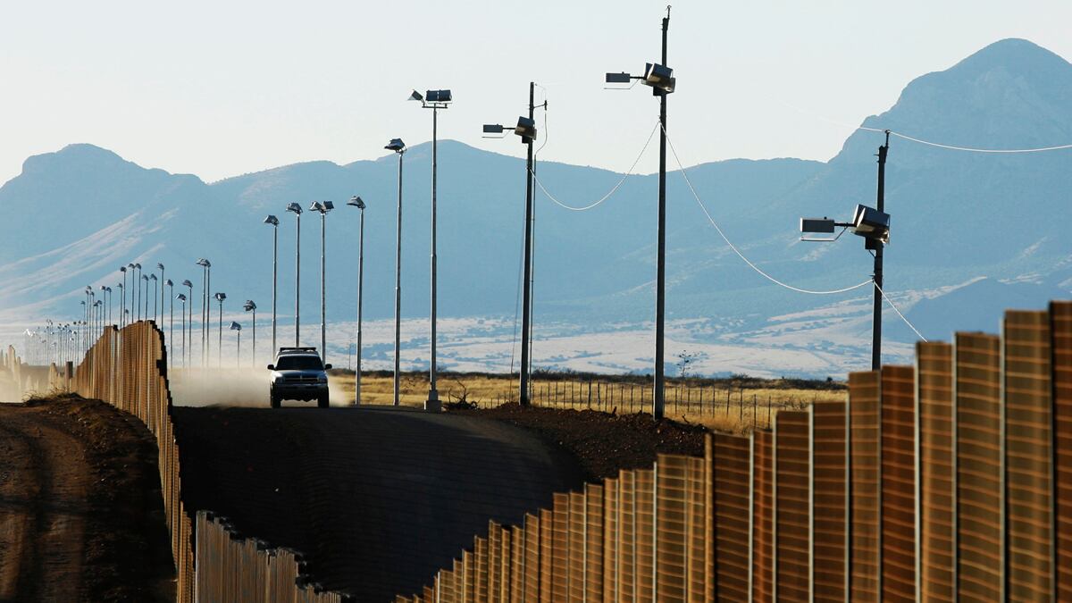 cheats/2012/10/05/border-killing-was-friendly-fire/us-border-killed-cheat_w1dsgb