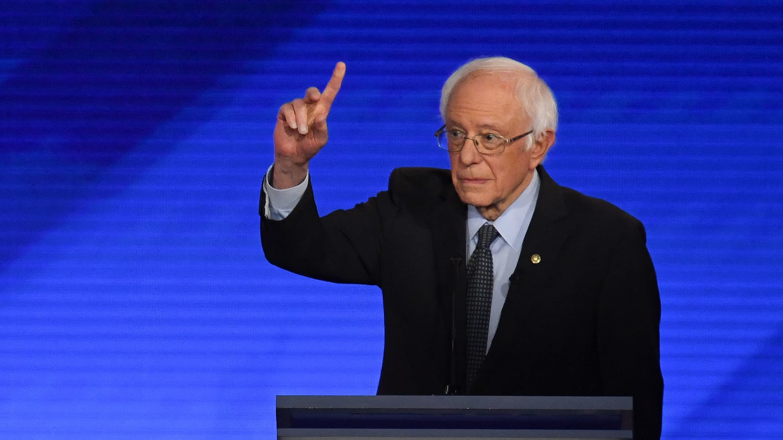 200207-debate-bernie_pqk0fr