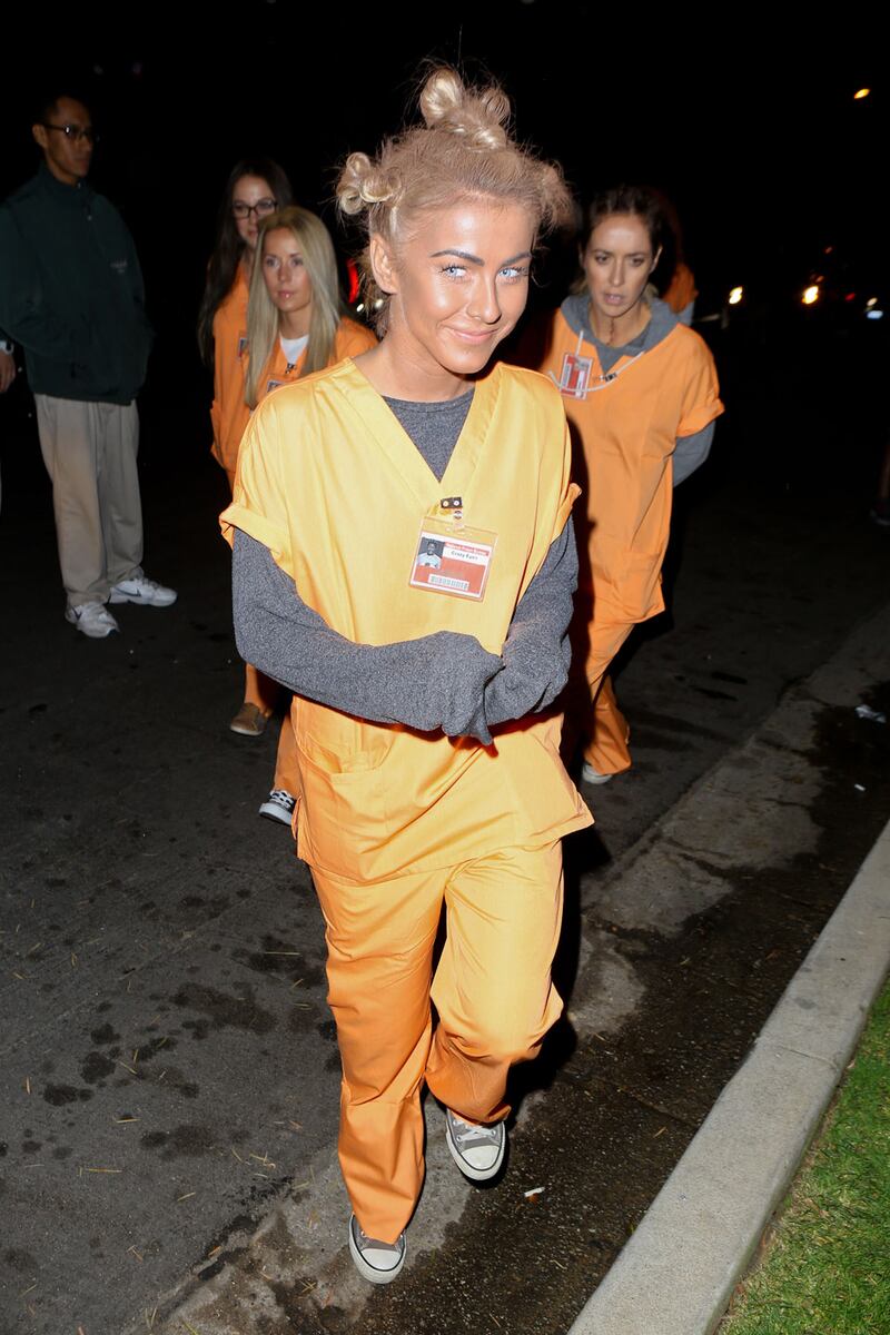 galleries/2013/12/20/biggest-celebrity-scandals-of-2013-miley-twerks-beyonce-lip-syncs-and-more/131216-hough-celebrity_scandals_y7npxv