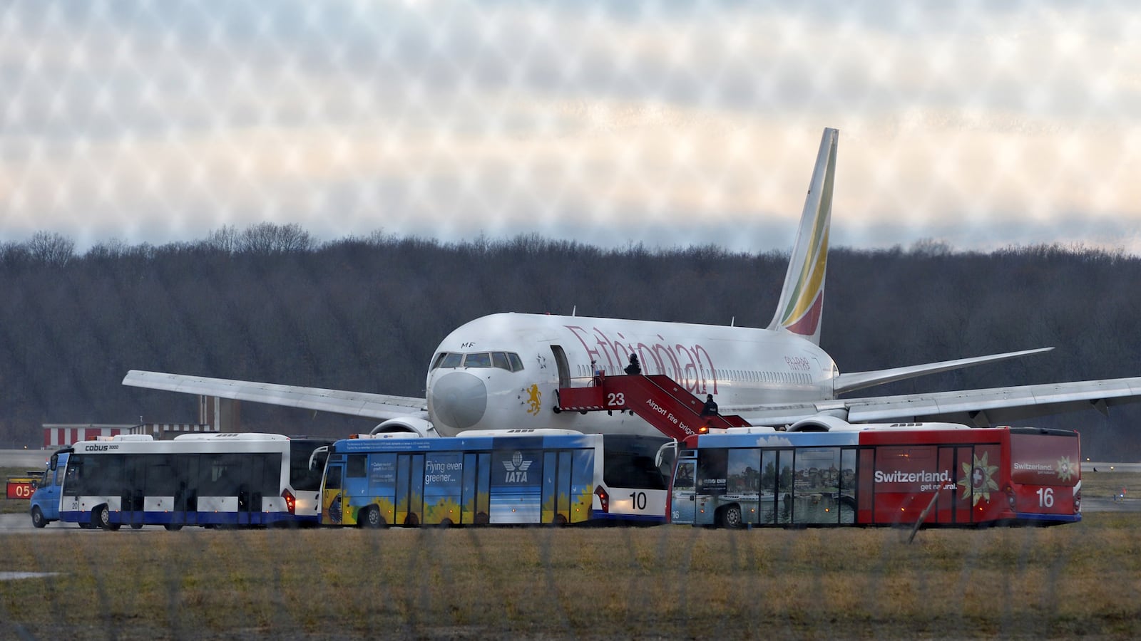 articles/2014/02/18/inside-the-ethiopian-airlines-hijacking-terror/140217-nadeau-hijacking_ddn6mf