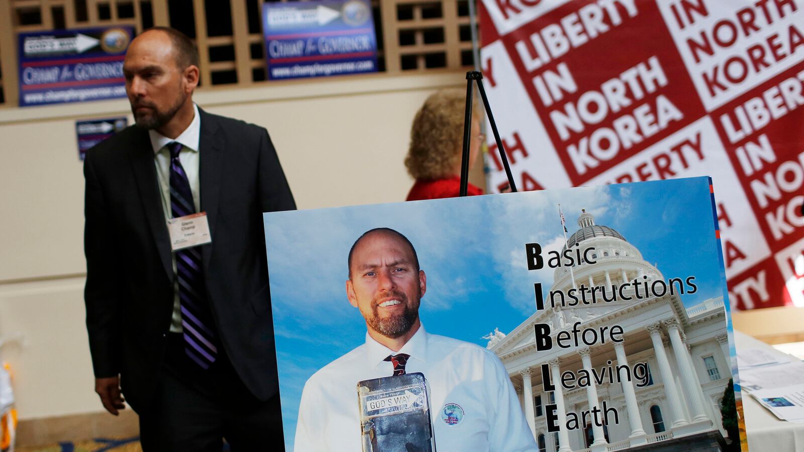 articles/2014/03/30/fringe-factor-convicted-killer-registered-sex-offender-runs-for-california-governor/140328-dickson-fringe_oployg