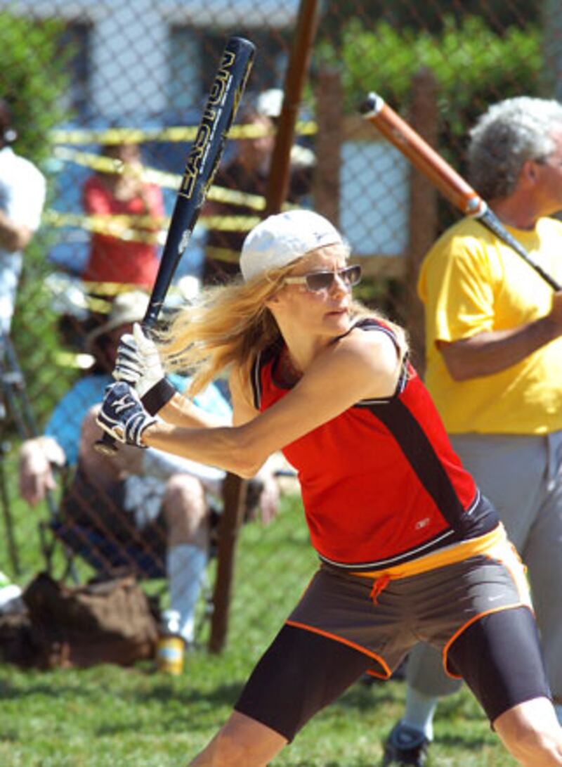 galleries/2010/05/18/celebrity-softball/celebrity-softball---singer_vyrf9b