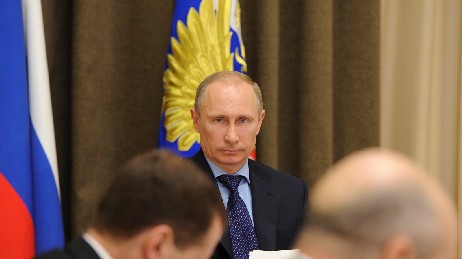 cheats/2014/03/17/putin-crimea-is-now-independent/140317-putin-cheat_gfo8c0