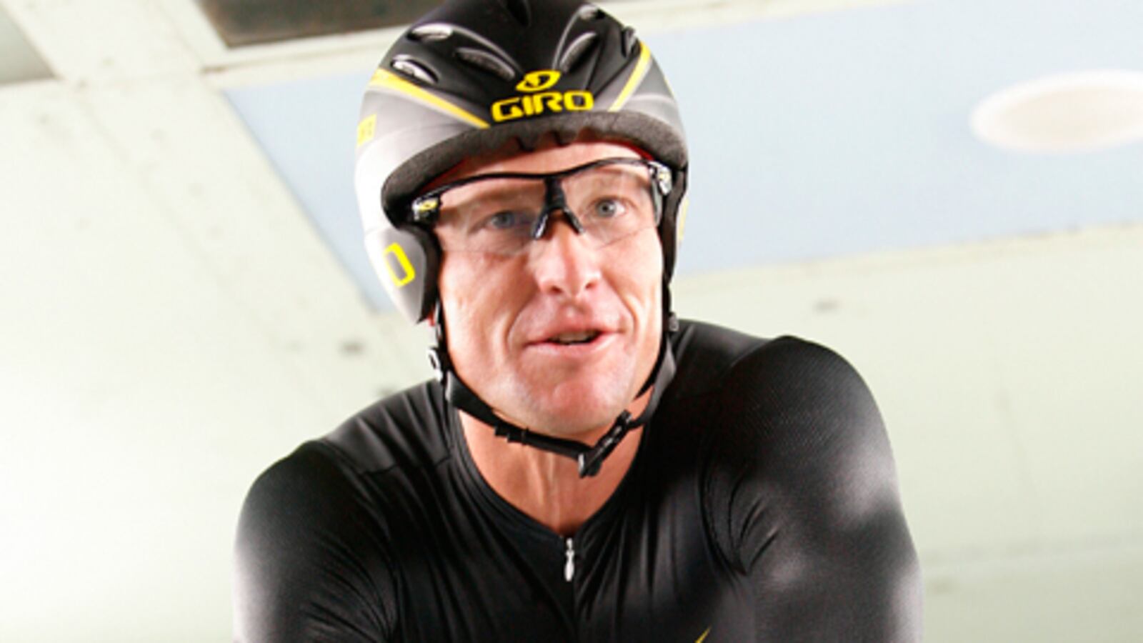 cheats/2008/12/24/lance-armstong-to-be-dad-again/lance-armstrong_tth4lm