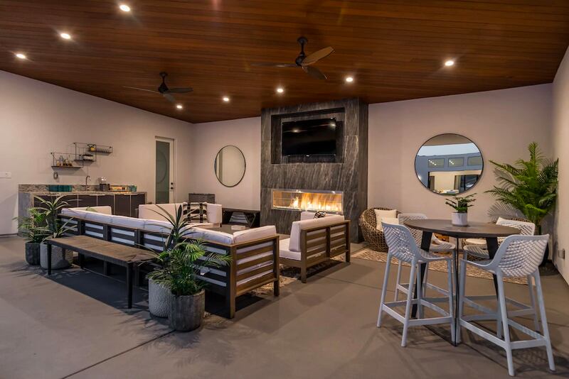 220713-omg-palm-springs-05_wq27ke