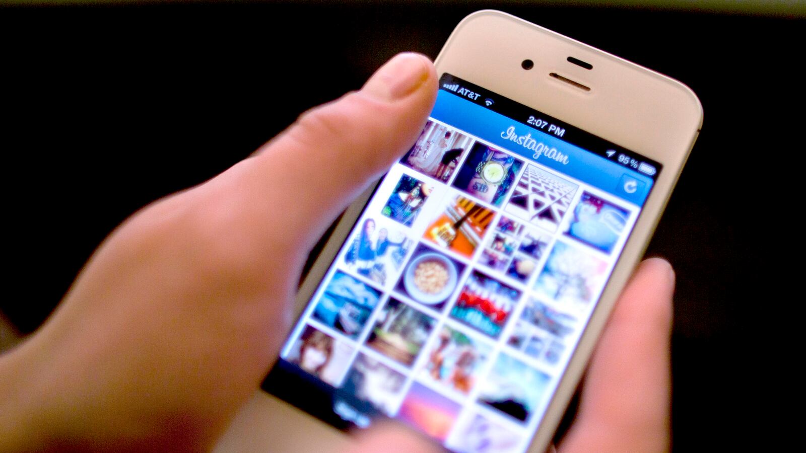 cheats/2013/06/20/facebook-announces-video-in-instagram/130617-facebook-instagram-video-cnbc-tease_fxoxrp