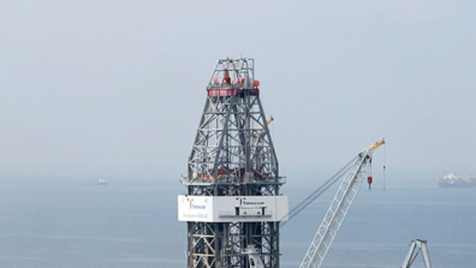 cheats/2011/03/23/us-to-okay-more-gulf-oil-permits/offshore-drilling_133086_mrj7xy