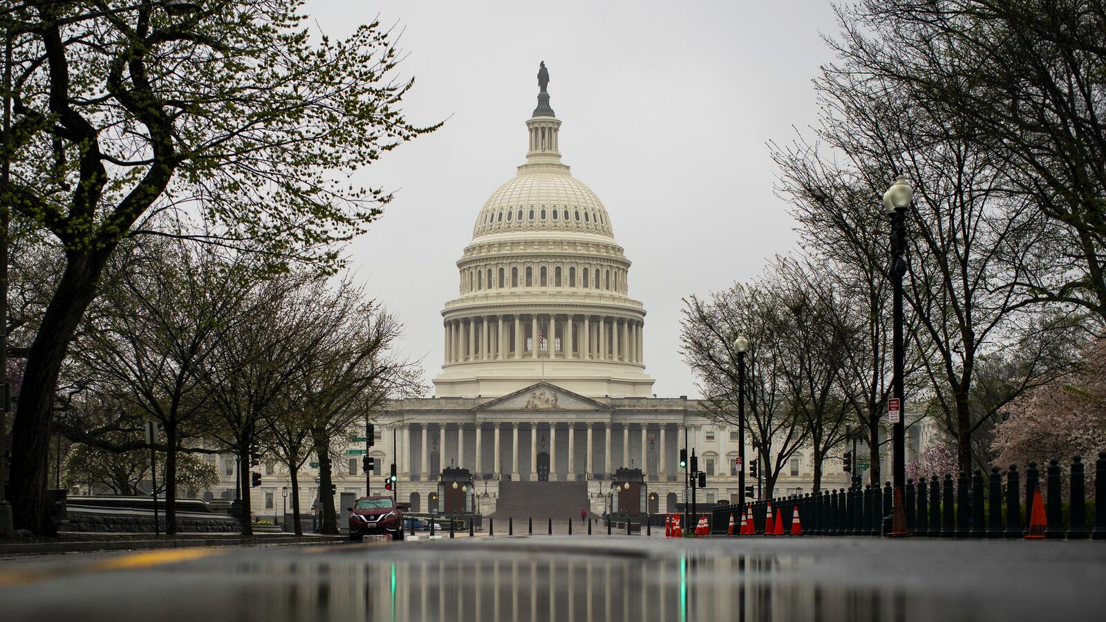 201001-LACHLAN-Covid-Scammer-Political-Connections-tease_pxowax