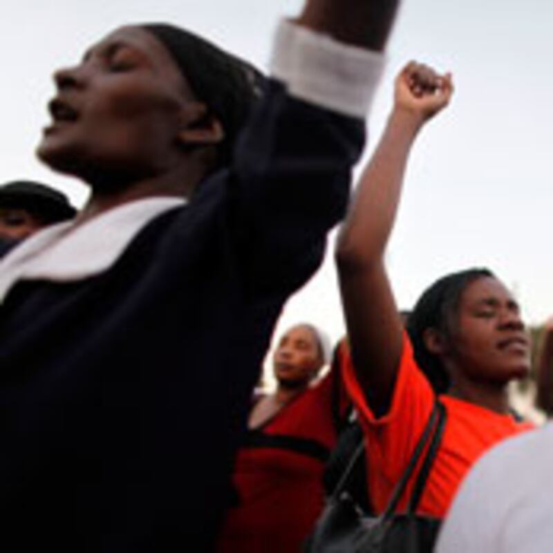 articles/2010/02/12/haitis-women-rise-from-the-rubble/robertson-haiti-women_81680_pldgnz