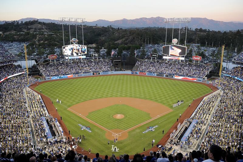 galleries/2014/04/21/best-bang-for-your-buck-baseball-stadiums-photos/mlb-stadium-rankings-ladodgers_hlsvjt