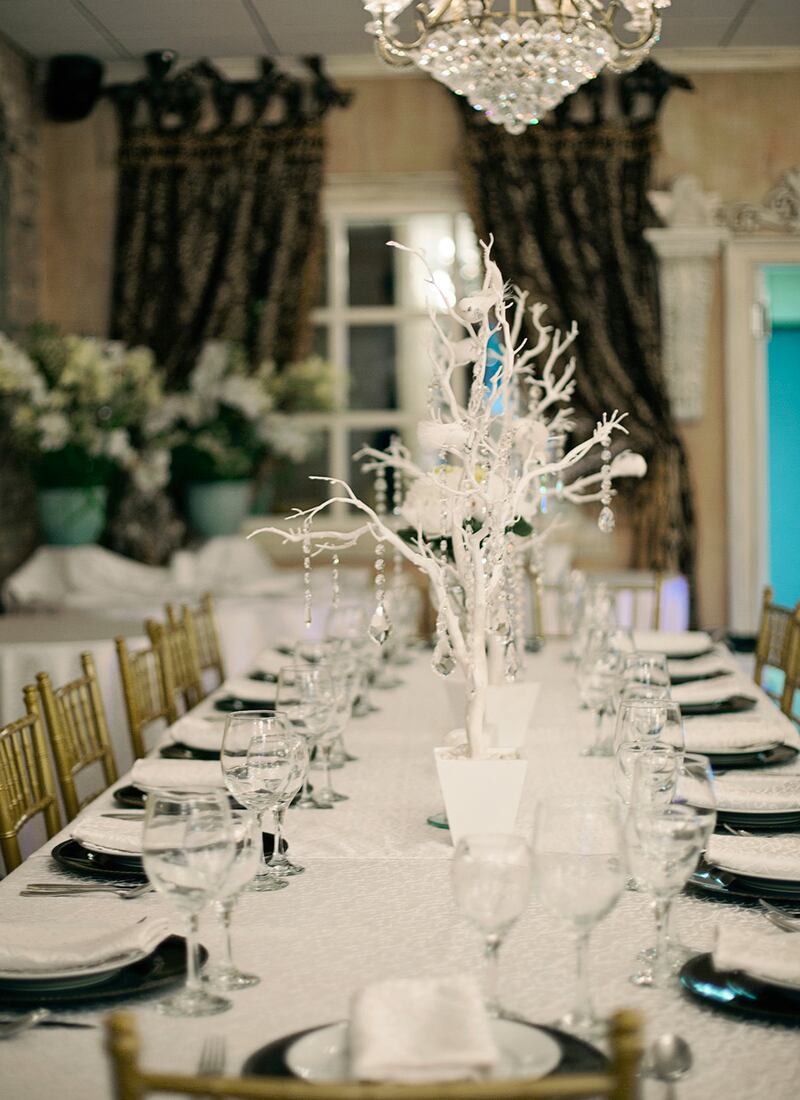 articles/2015/09/01/enjoy-old-poland-tucked-away-in-chicago-s-logan-square/150825-rover-poland3-embed_dtq8bf