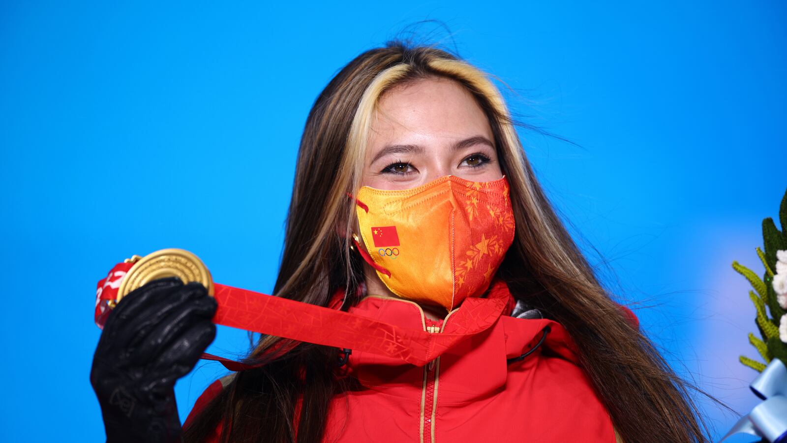 2022-02-18T123204Z_87177657_SP1EI2I0YTCQN_RTRMADP_3_OLYMPICS-2022-FREESTYLE-MEDALS_wdjdem