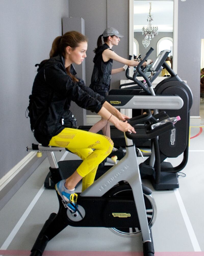 galleries/2010/09/21/london-fashion-week-day-5/london-wray-day-3---mccartney_e971nn