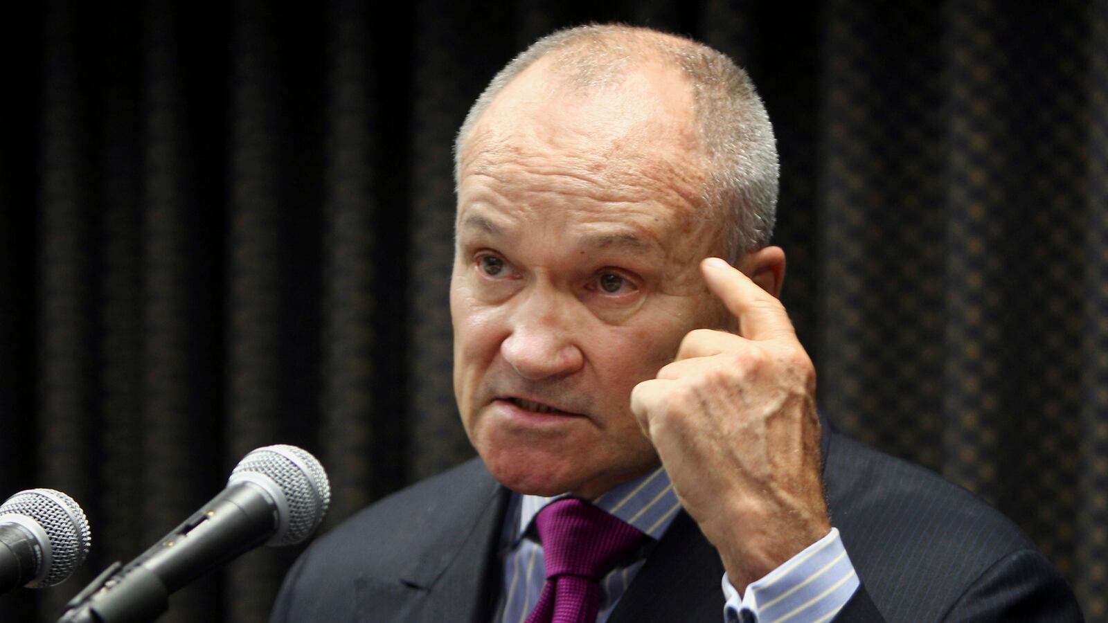 cheats/2012/11/26/kelly-obama-silent-on-gun-violence/ray-kelly-guns-chicago-obama-cheat_pf4bxd