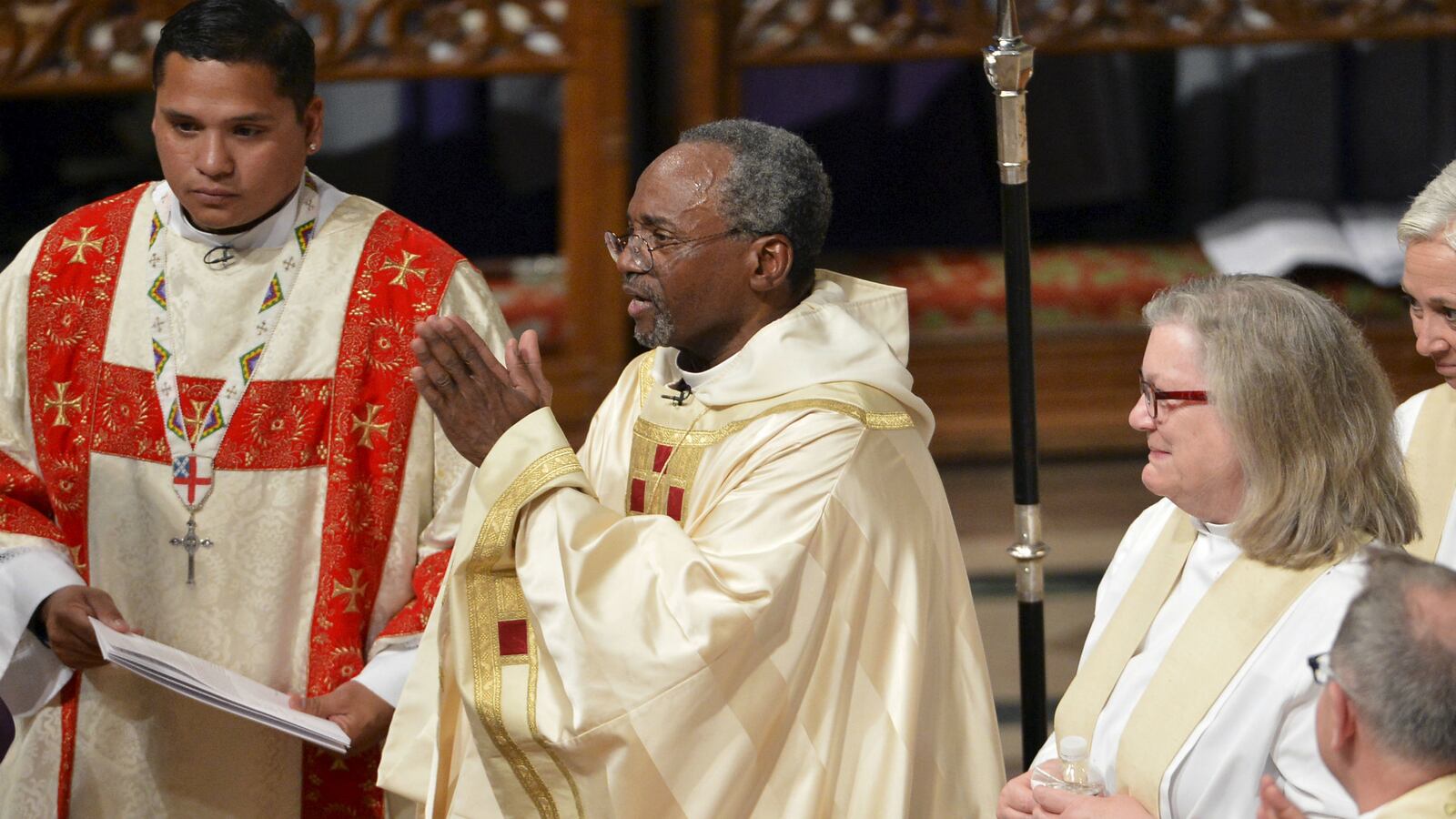 cheats/2015/11/02/episcopal-church-gets-first-black-leader/151101-michael-curry-episcopal-church-cheat_l15ste