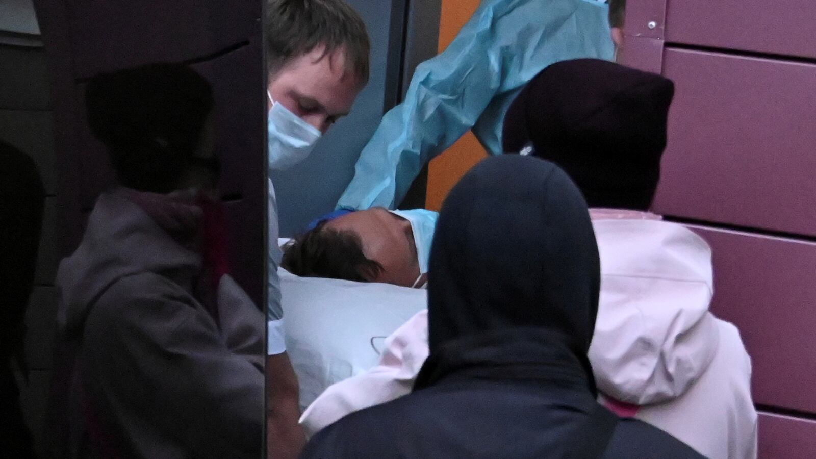 2020-08-24T114721Z_1492706542_RC2BKI91Y8T6_RTRMADP_3_RUSSIA-POLITICS-NAVALNY-HEALTHCARE_ghlt4a