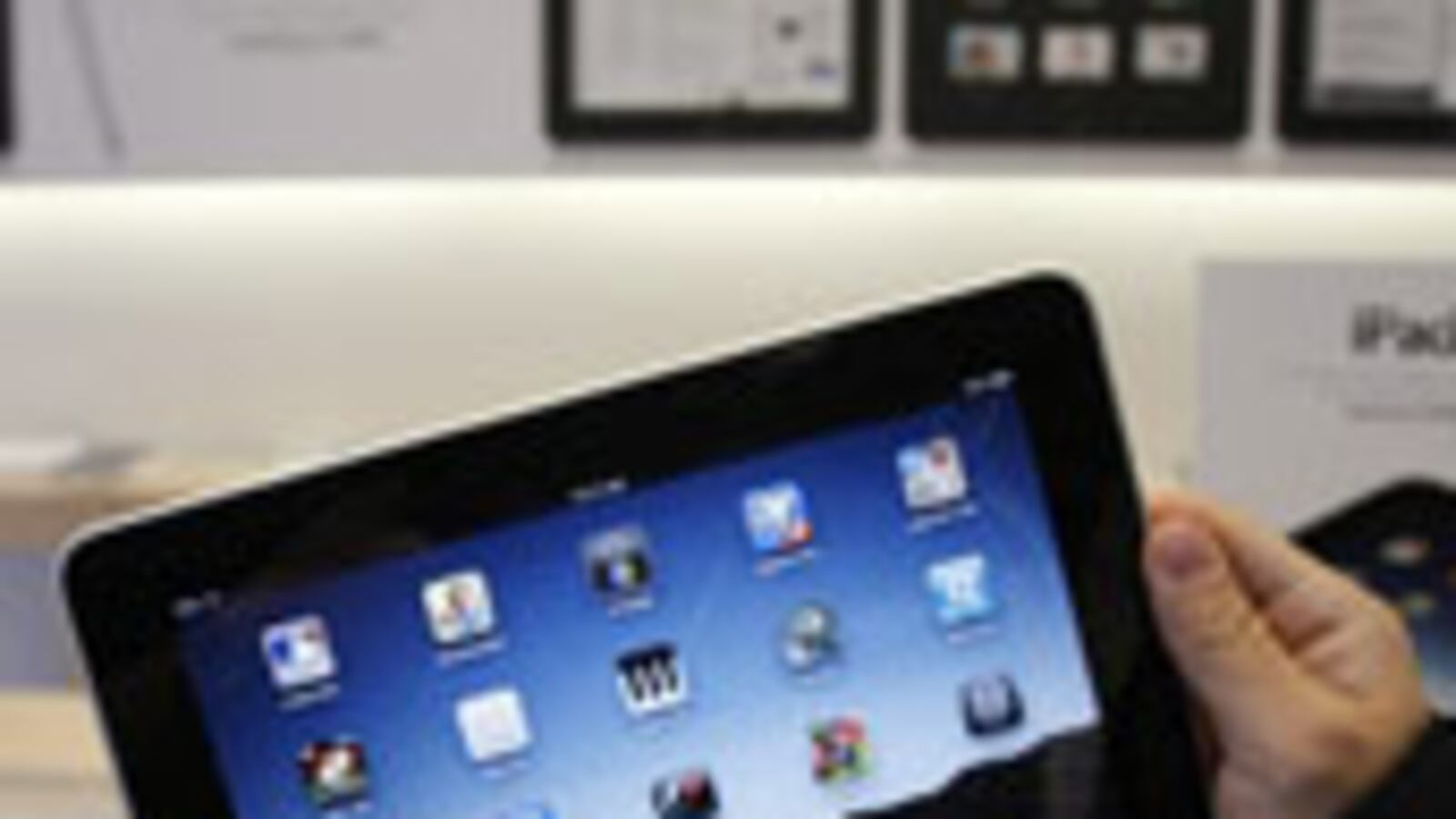 cheats/2011/03/18/ipad-2-may-be-delayed-by-japan-quake/ciarell-ipad_92329_kvfv3r