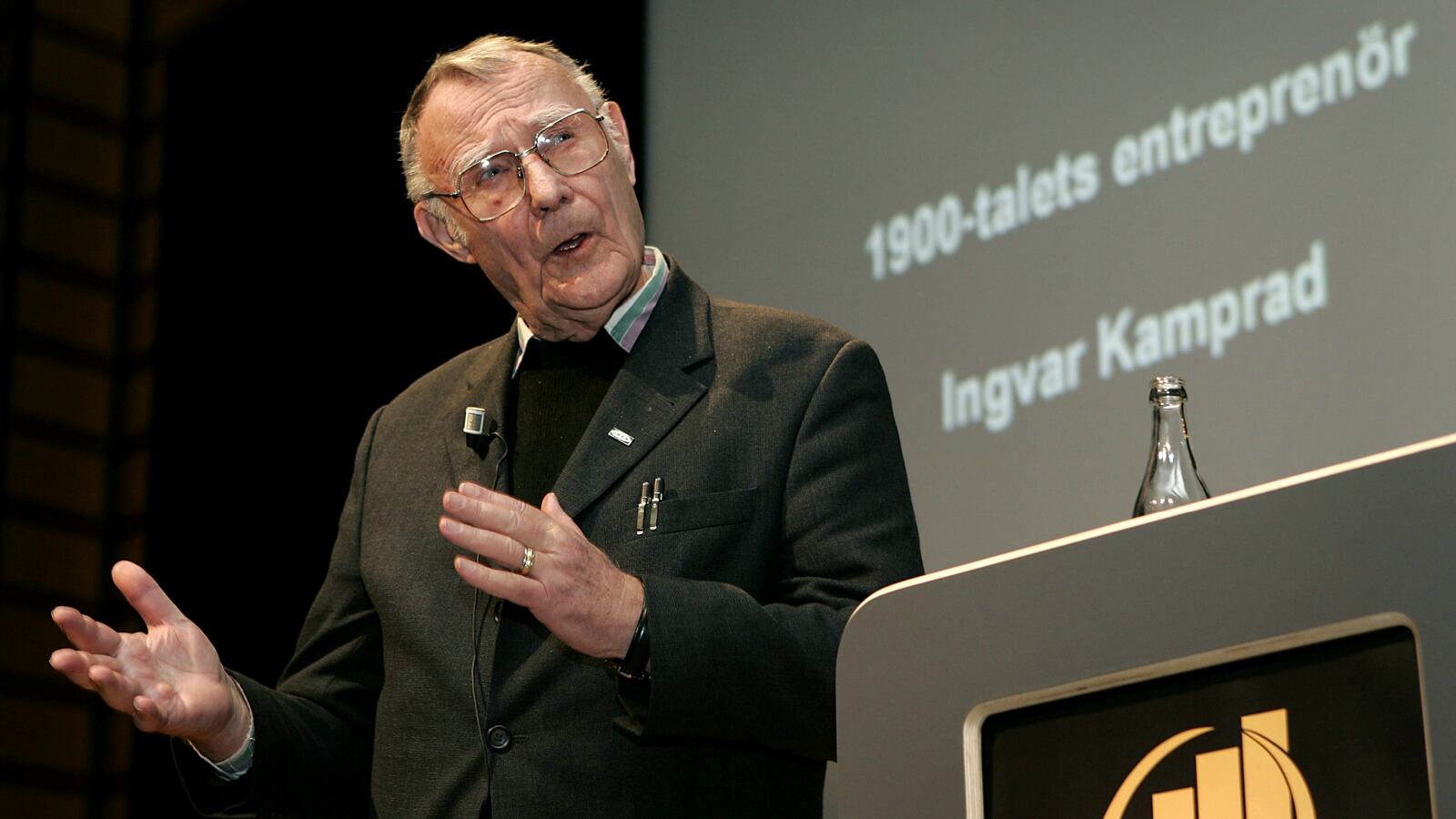 180128-ikea-founder-kamprad-dies-cheat_xd24vj