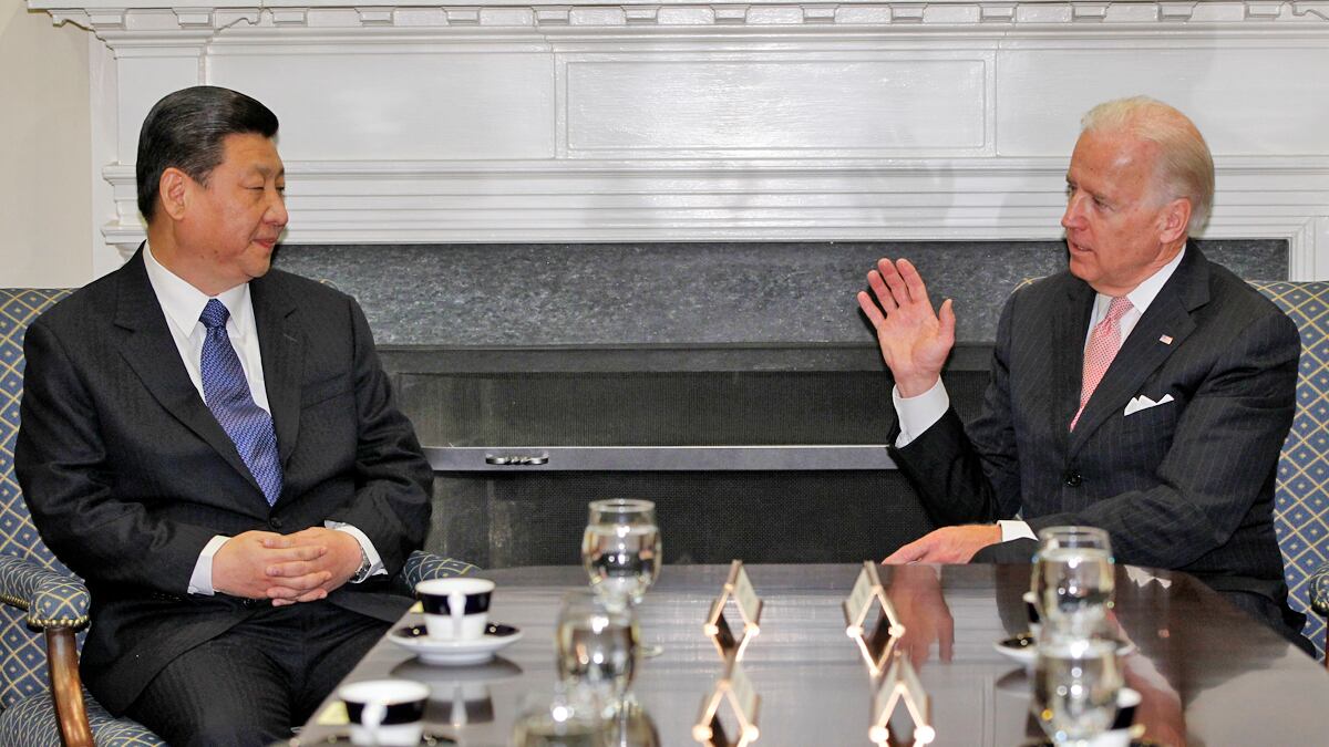 cheats/2012/02/15/biden-lectures-chinese-vp/biden-lectures-chinese-vice-president-xi-jinping-cheat_pf33md