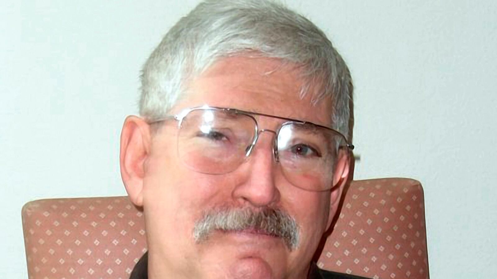 cheats/2011/12/09/missing-fbi-agent-releases-hostage-tape/missing-fbi-agent-iran-robert-levinson-cheat_jdensg