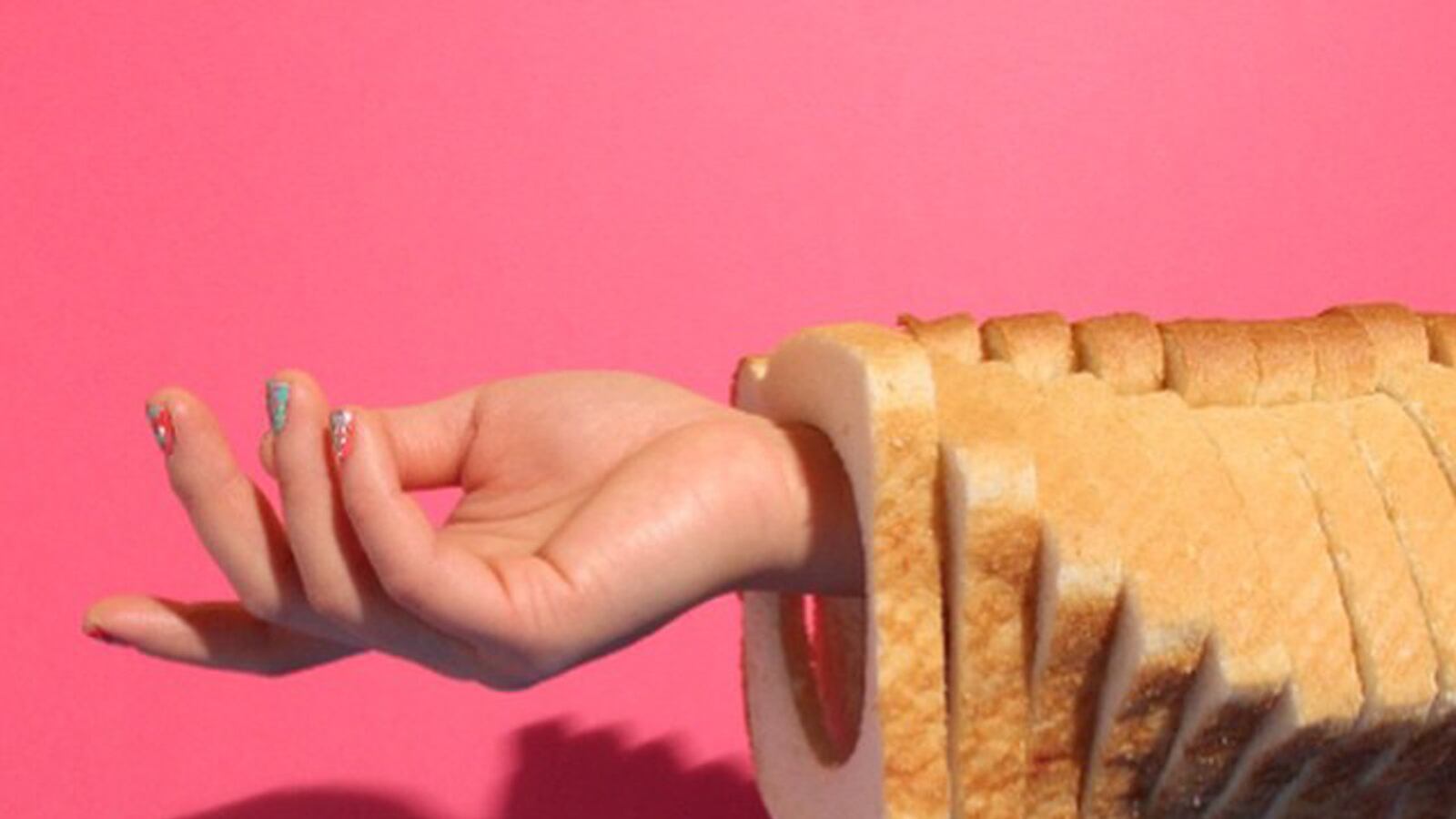 articles/2015/07/04/instagram-s-absurdist-dynamic-duo/150619-instagram-week-01_qkp3gh