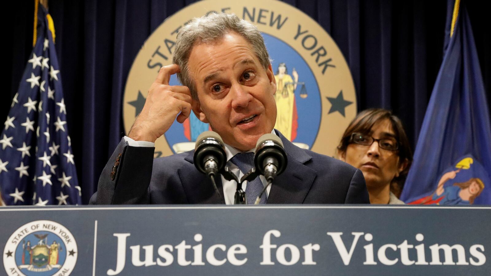 180319-weinstein-ndas-victims-freed-cheat_fizpkl