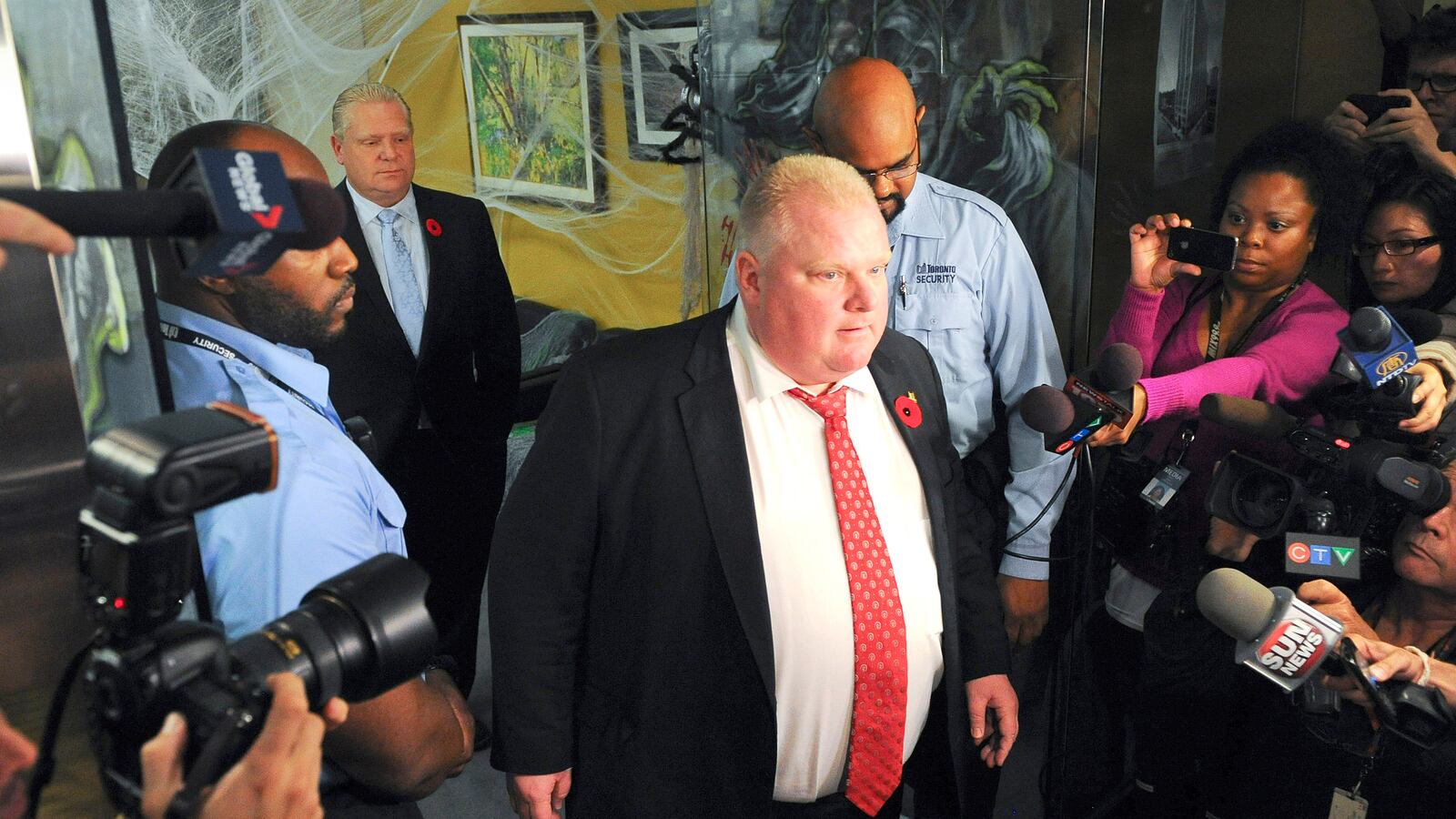 articles/2013/11/01/the-mayor-mccrack-show/131101-toronto-mayor-crack_vxm06k